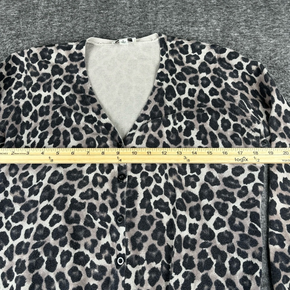 St. John's Bay Animal Print Sweater Cardigan Size Large Petite - Picture 3 of 5